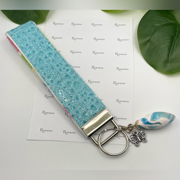 Wristlet Keychain, Wrist Lanyard Key Chain, Car Keychain and pendant - Picture 4 of 16